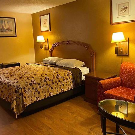 Howard Johnson By Wyndham Azusa Motel Екстериор снимка